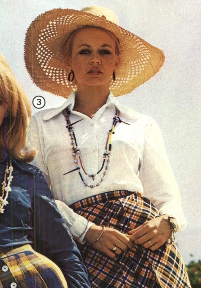 Catalogue Girls 7537-catalogue-girls.jpg