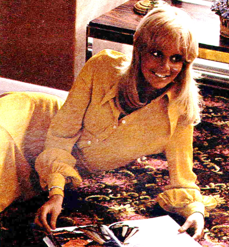 Catalogue Girls 7605-catalogue-girls.jpg