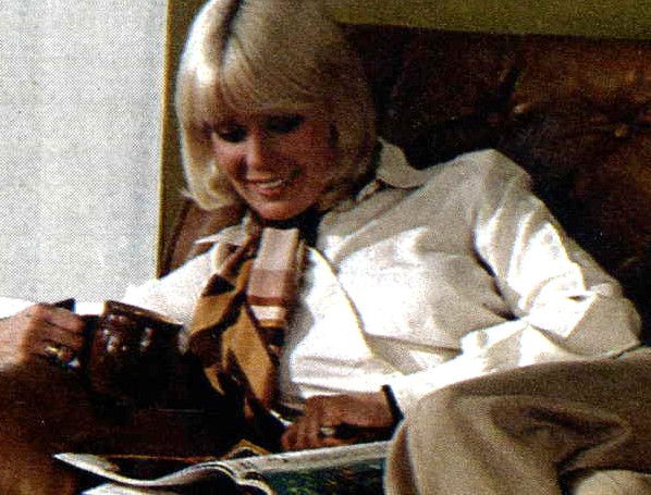 Catalogue Girls 7606-catalogue-girls.jpg