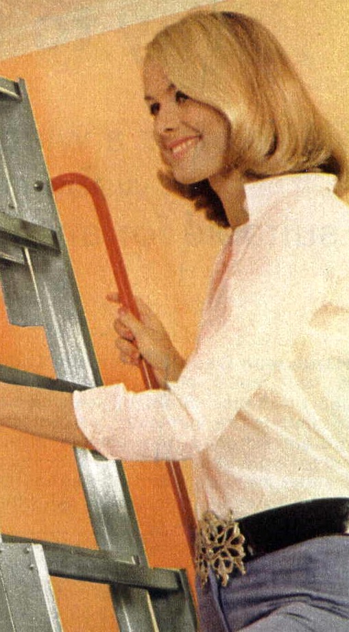 Catalogue Girls 7612-catalogue-girls.jpg