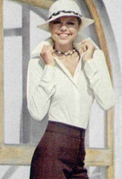 Catalogue Girls 7687-catalogue-girls.jpg