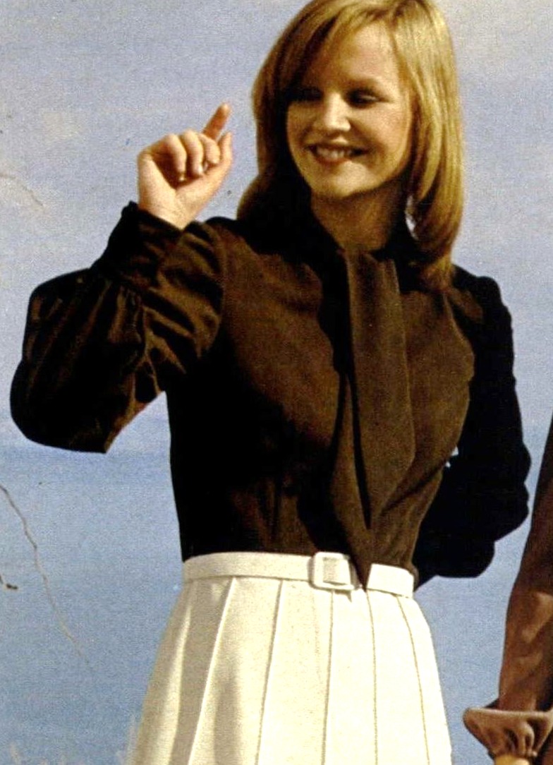 Catalogue Girls 7802-catalogue-girls.jpg