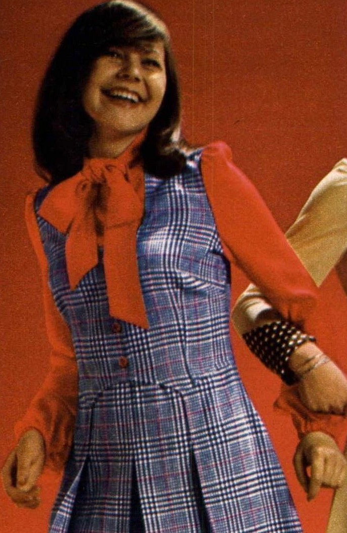 Catalogue Girls 7810-catalogue-girls.jpg