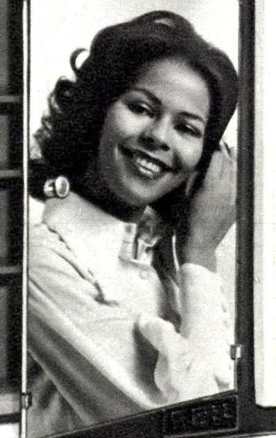 Catalogue Girls 8120-catalogue-girls.jpg