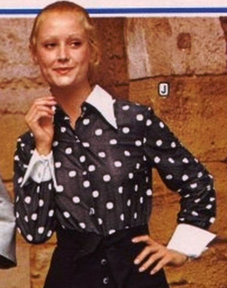 Catalogue Girls 8213-catalogue-girls.jpg