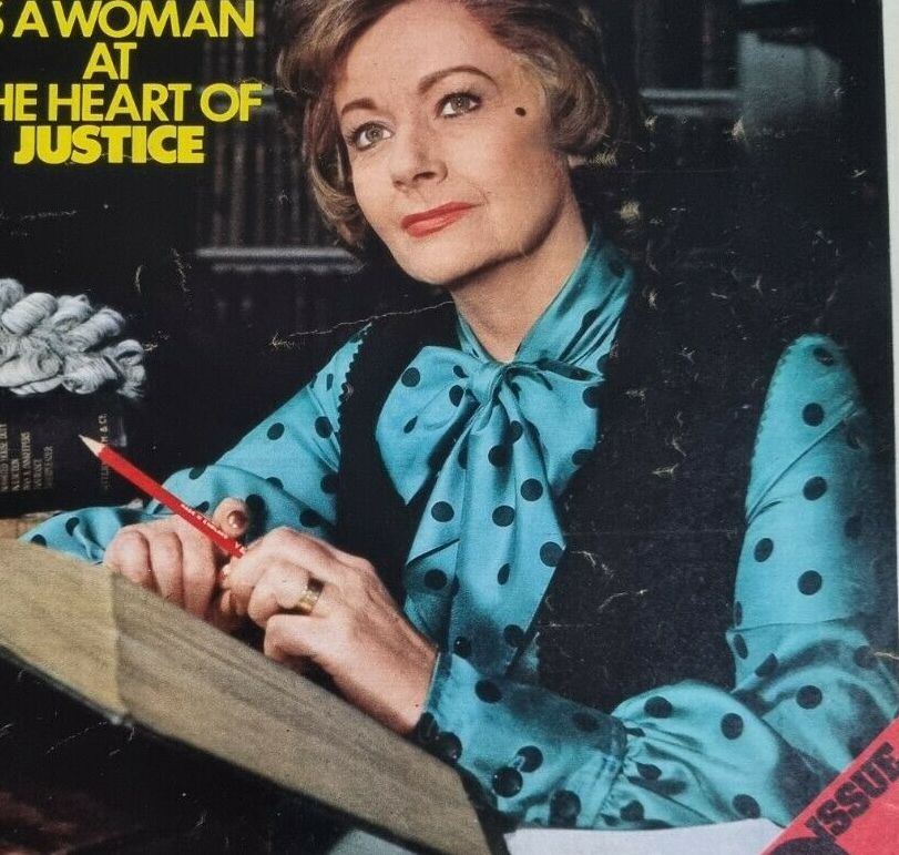 Re: CELEBRITIES IN BLOUSES 8337-re--celebrities-in-blouses.jpg