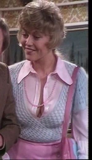 Re: CELEBRITIES IN BLOUSES 8374-re--celebrities-in-blouses.jpg