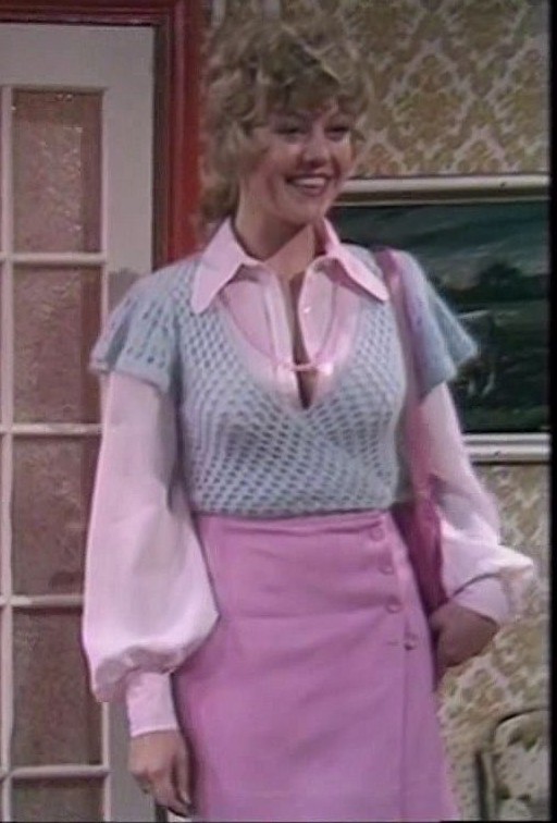 Re: CELEBRITIES IN BLOUSES 8375-re--celebrities-in-blouses.jpg