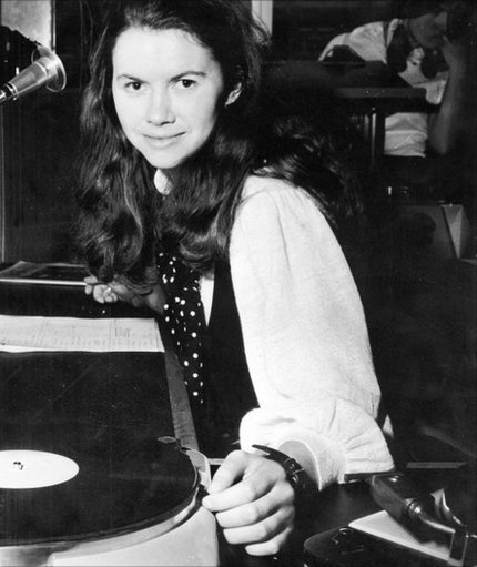 Re: CELEBRITIES IN BLOUSES 8444-re--celebrities-in-blouses.jpg