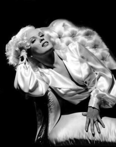 Re: CELEBRITIES IN BLOUSES 8515-re--celebrities-in-blouses.jpg