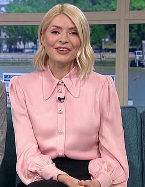 Re: CELEBRITIES IN BLOUSES 8523-re--celebrities-in-blouses.jpg