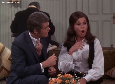 Re: CELEBRITIES IN BLOUSES 8620-re--celebrities-in-blouses.jpg