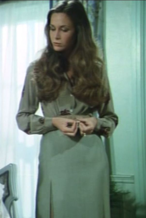 Re: CELEBRITIES IN BLOUSES 8632-re--celebrities-in-blouses.jpg