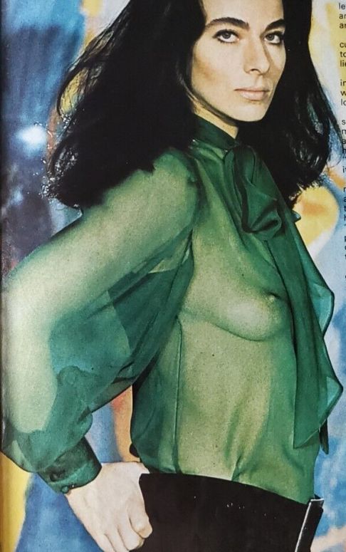 Re: CELEBRITIES IN BLOUSES 8698-re--celebrities-in-blouses.jpg