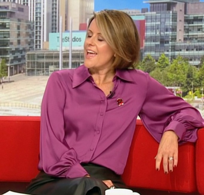 Re: CELEBRITIES IN BLOUSES 8726-re--celebrities-in-blouses.jpg