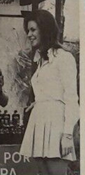 Re: CELEBRITIES IN BLOUSES 8737-re--celebrities-in-blouses.jpg