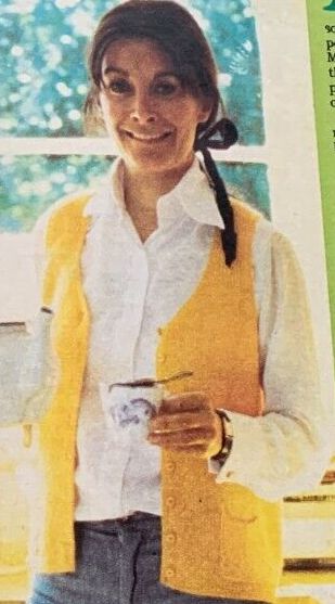 Re: CELEBRITIES IN BLOUSES 8899-re--celebrities-in-blouses.jpg