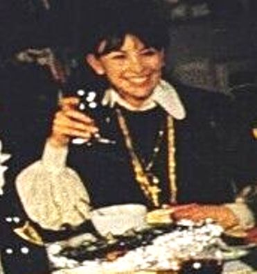 Re: CELEBRITIES IN BLOUSES 8911-re--celebrities-in-blouses.jpg