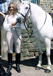 Re: CELEBRITIES IN BLOUSES 8983-re--celebrities-in-blouses.jpg