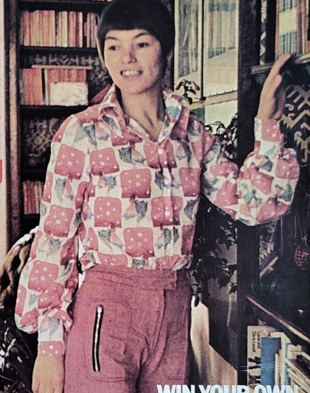 Re: CELEBRITIES IN BLOUSES 8997-re--celebrities-in-blouses.jpg