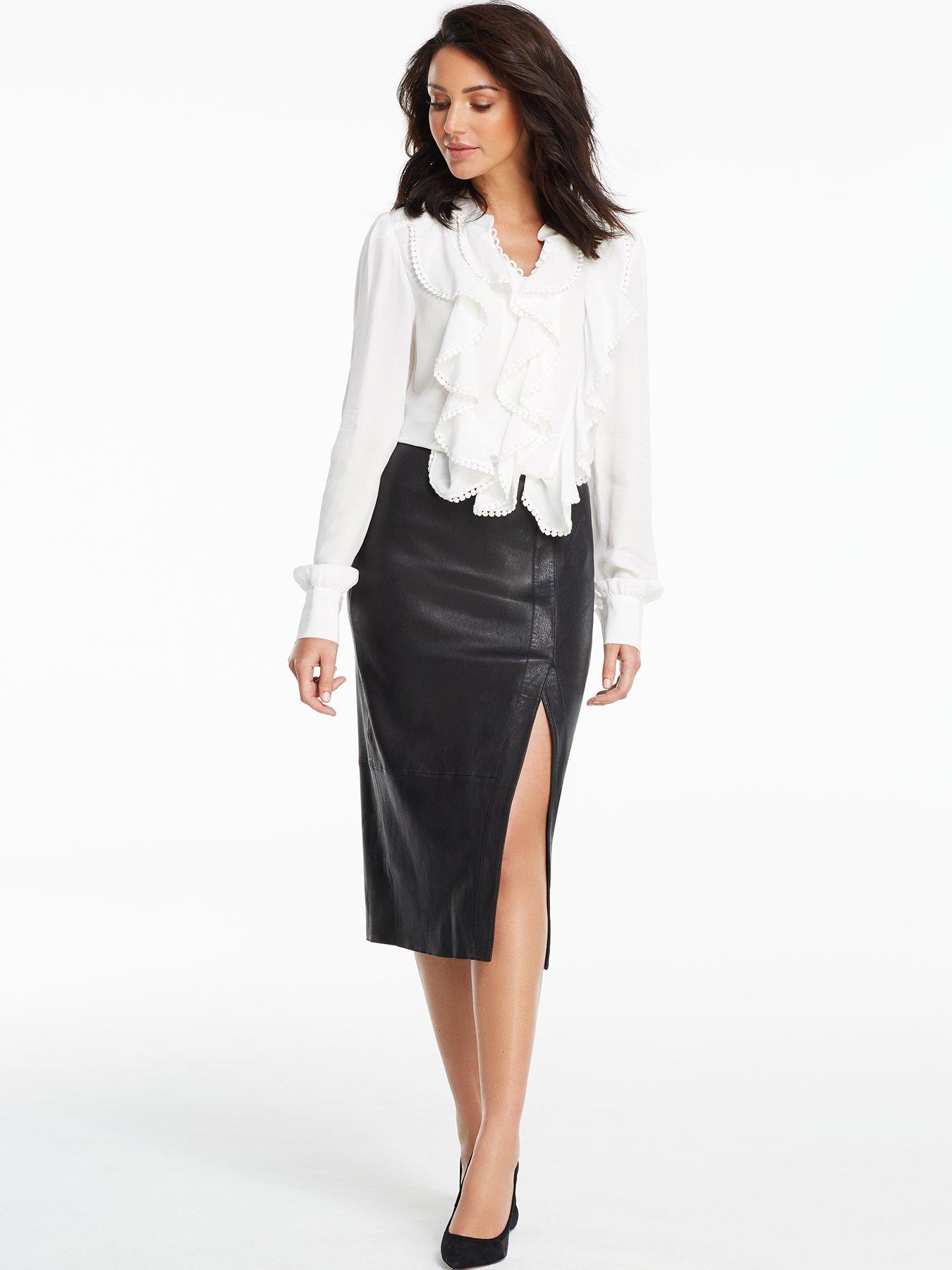 Re: CELEBRITIES IN BLOUSES 9116-re--celebrities-in-blouses.jpg