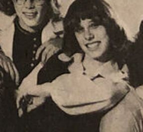 Re: CELEBRITIES IN BLOUSES 9160-re--celebrities-in-blouses.jpg