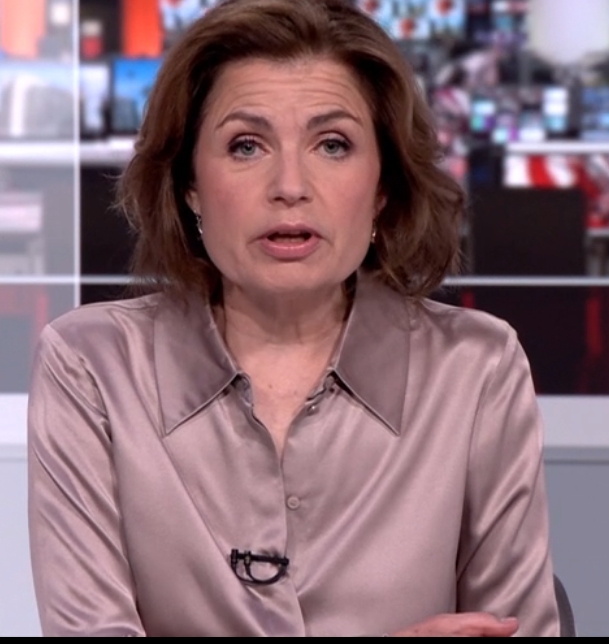 Re: CELEBRITIES IN BLOUSES 9172-re--celebrities-in-blouses.jpg