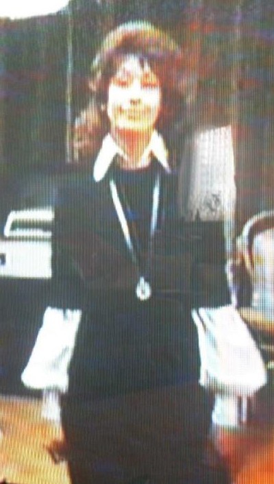 Re: CELEBRITIES IN BLOUSES 9340-re--celebrities-in-blouses.jpg