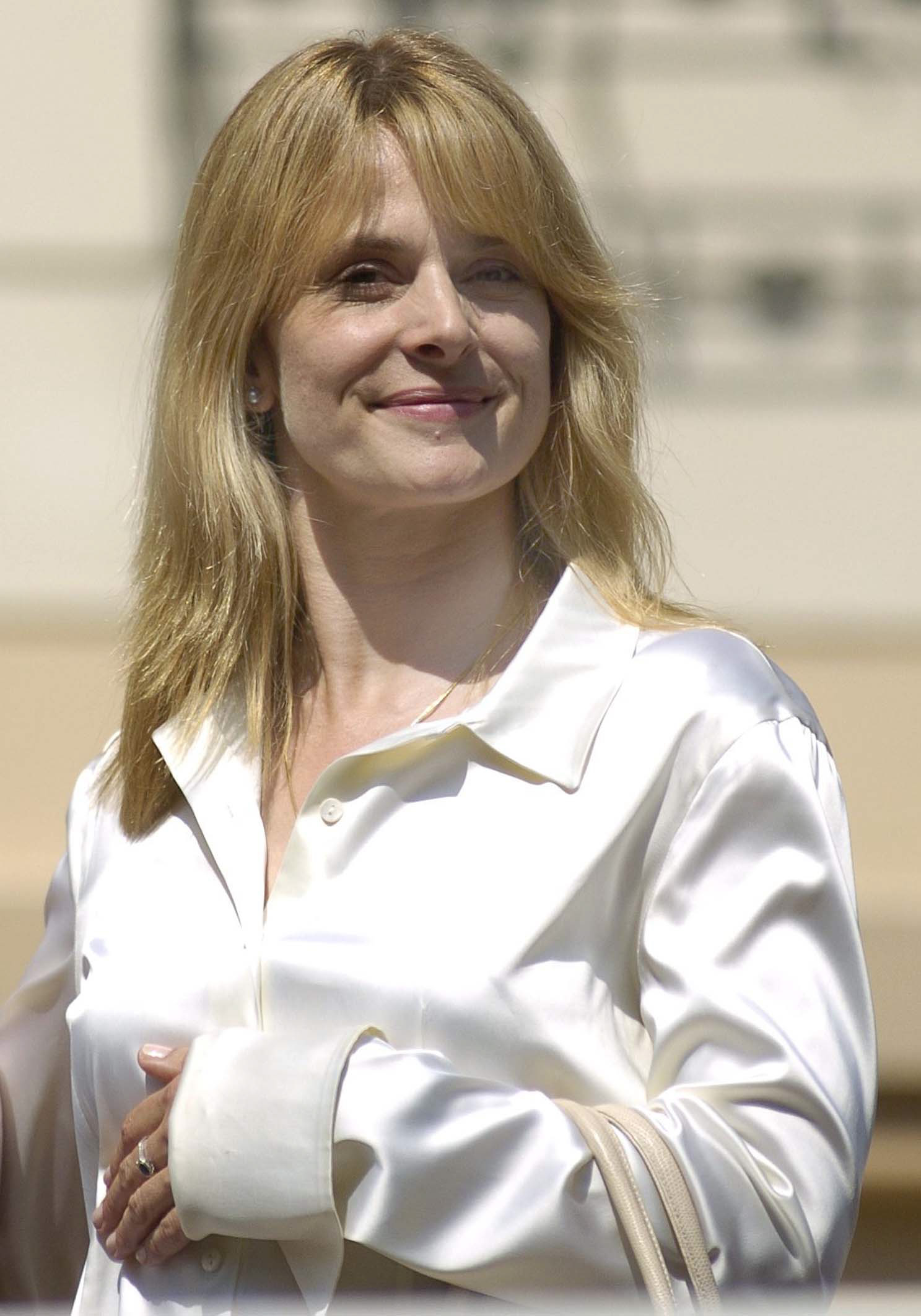 Re: CELEBRITIES IN BLOUSES 9361-re--celebrities-in-blouses.jpg