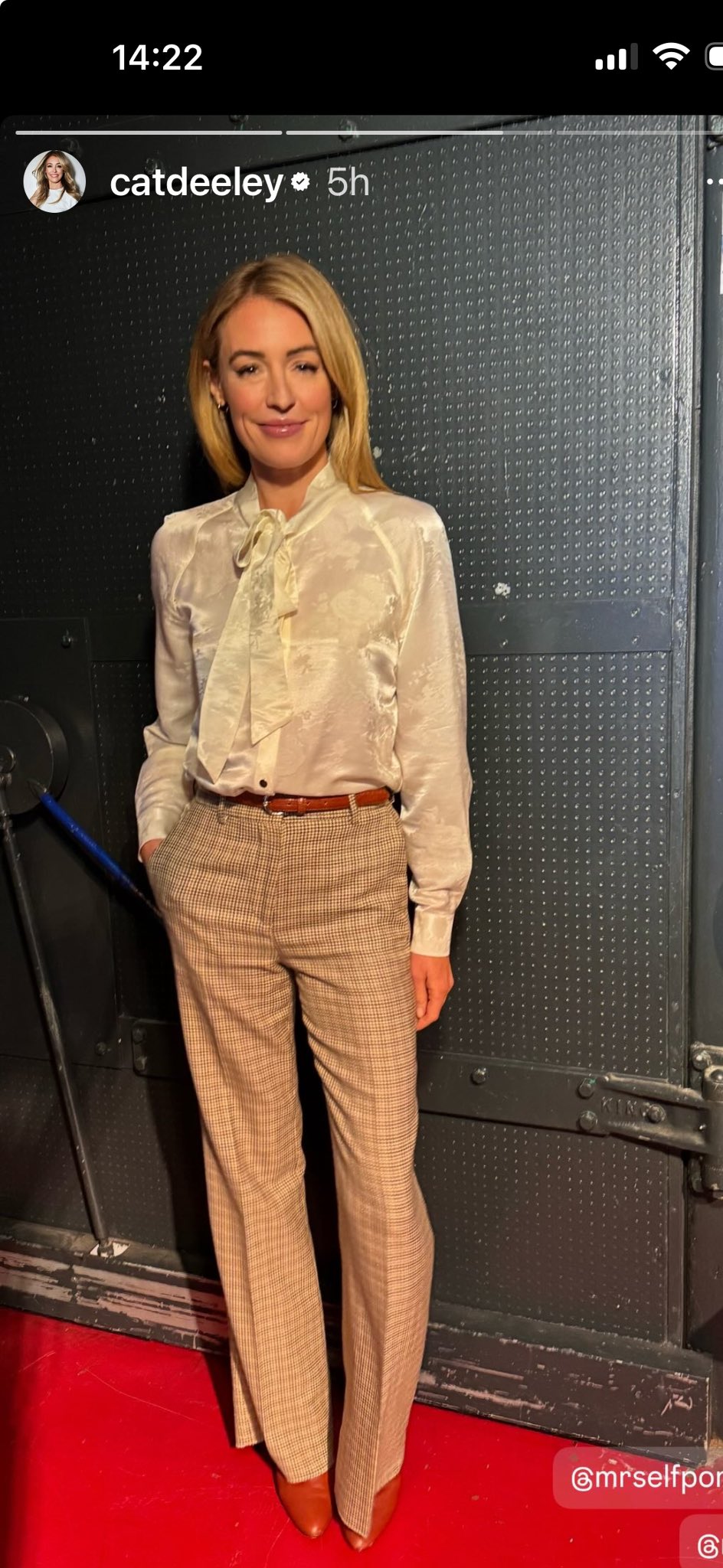 Re: CELEBRITIES IN BLOUSES 9394-re--celebrities-in-blouses.jpg