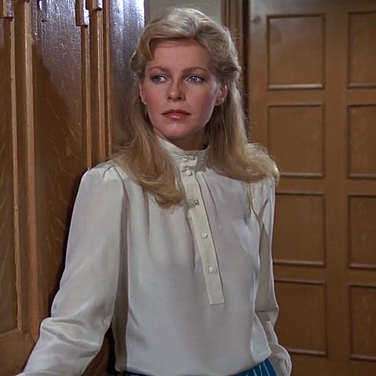 Re: CELEBRITIES IN BLOUSES 9407-re--celebrities-in-blouses.jpg