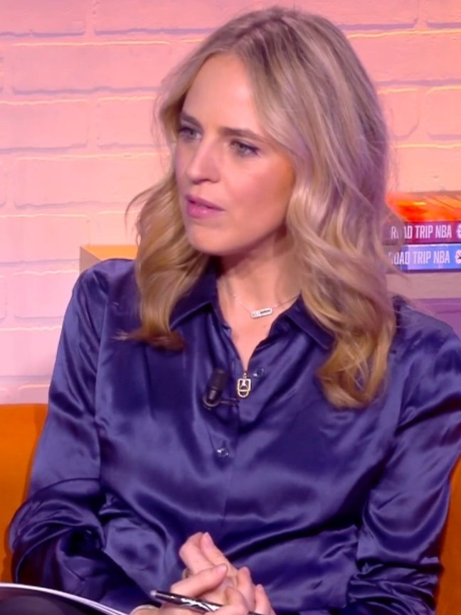 Re: CELEBRITIES IN BLOUSES 9413-re--celebrities-in-blouses.jpg