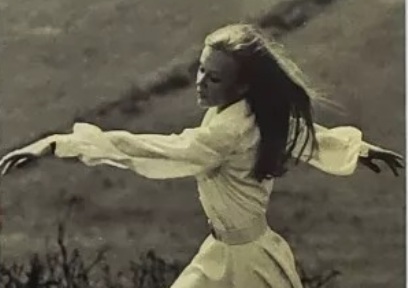 Re: CELEBRITIES IN BLOUSES 9840-re--celebrities-in-blouses.jpg